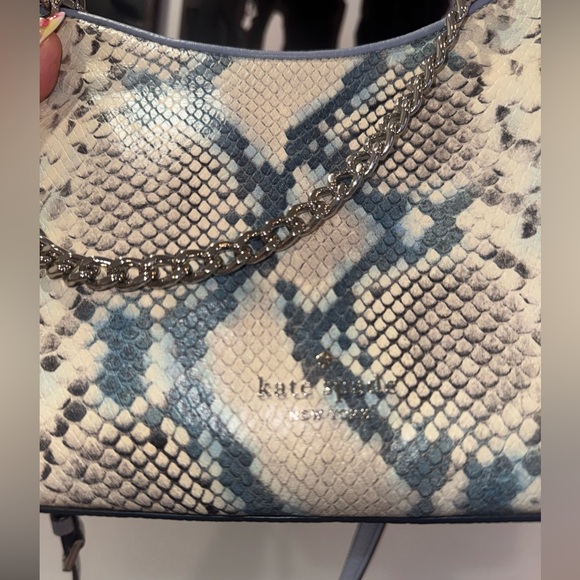 Kate Spade New York
ZIPPY SNAKE EMBOSSED CONVERTIBLE CROSSBODY - Picture 3 of 7